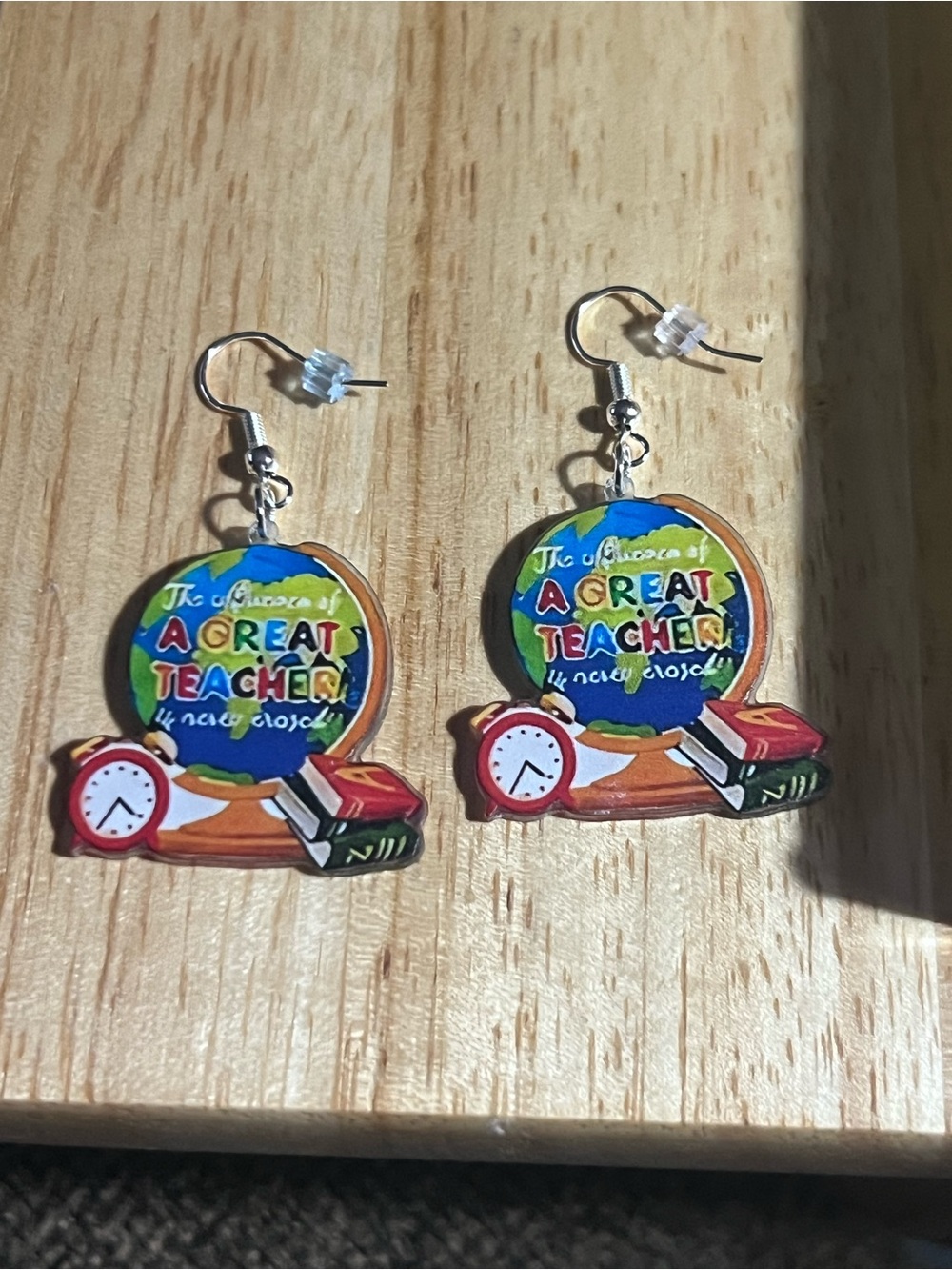 A Great Teacher Kids Dangle Earrings - Colorful Globe & Books E214